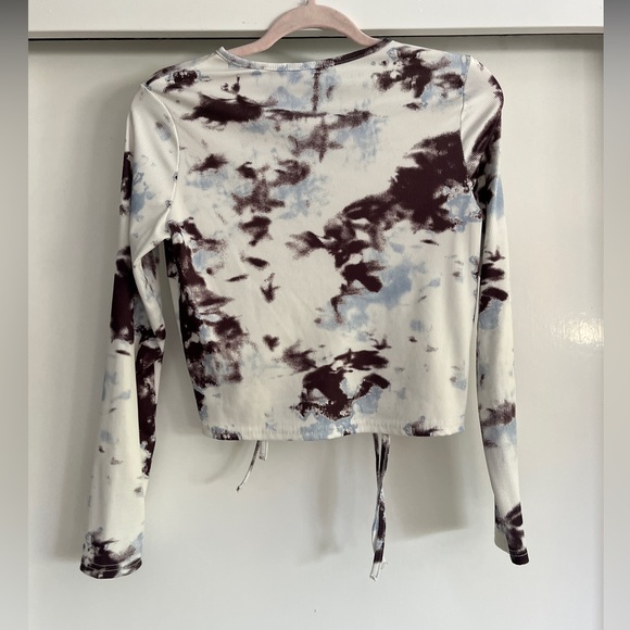 Cider Ruched Pattern Crop Top - Picture 2 of 5